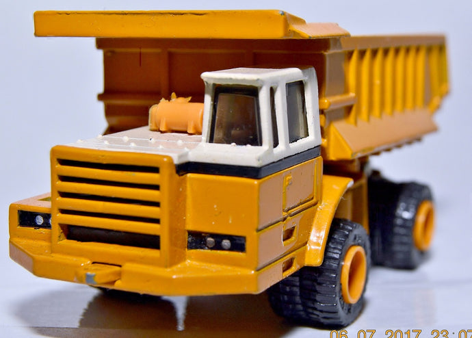 Ertl #1852  international harvester hauler