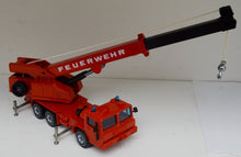 siku 2914 faun feuerwehr red mobile crane 1:55