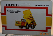 Ertl #1852  international harvester hauler