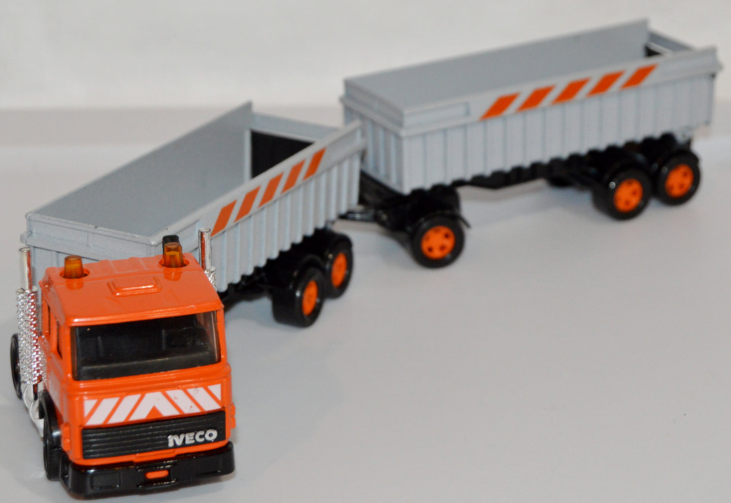 1987 matchbox superkings k-145 iveco truck
